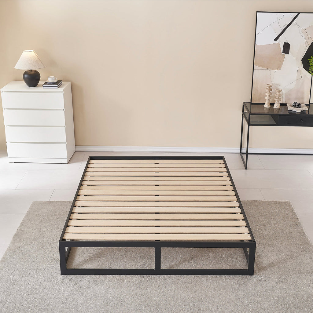 HARUKI - Letto con struttura metallica e doghe in legno naturale, spazio contenitivo di 31,8 cm - Nero o Bianco