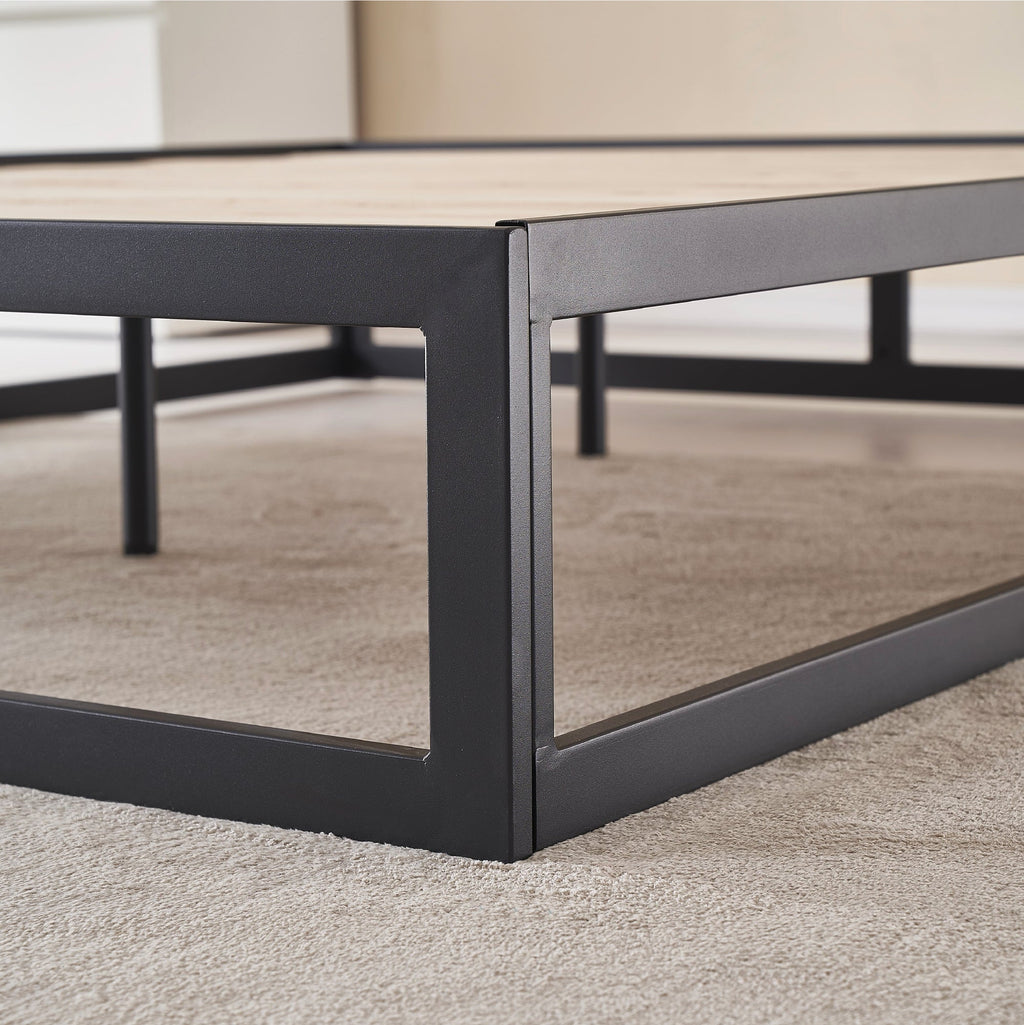 HARUKI - Letto con struttura metallica e doghe in legno naturale, spazio contenitivo di 31,8 cm - Nero o Bianco