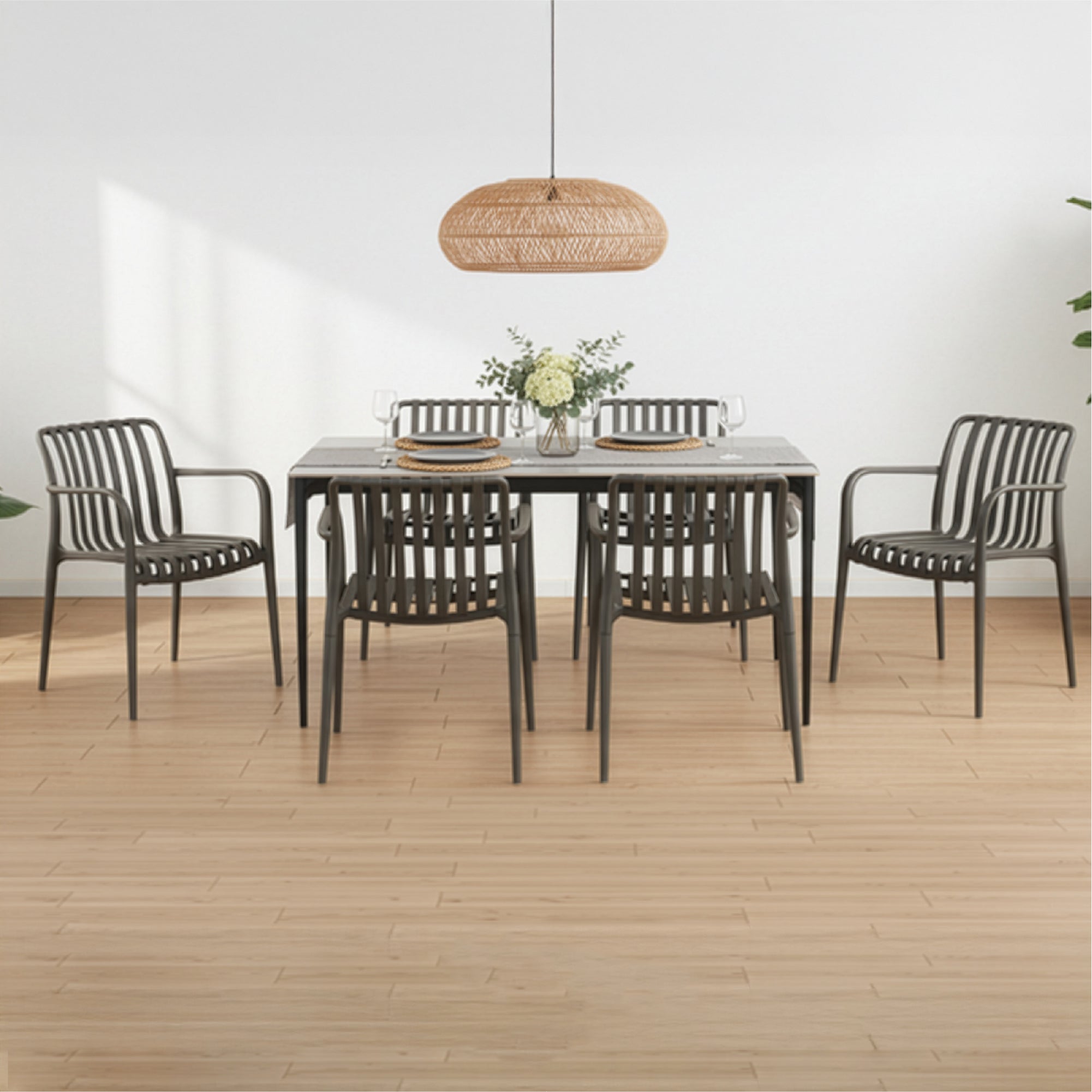 RUTH + WENDY | Conjunto de mesa 140x80 cm en cerámica sinterizada y 4 o 6 sillas de polipropileno para interior y exterior