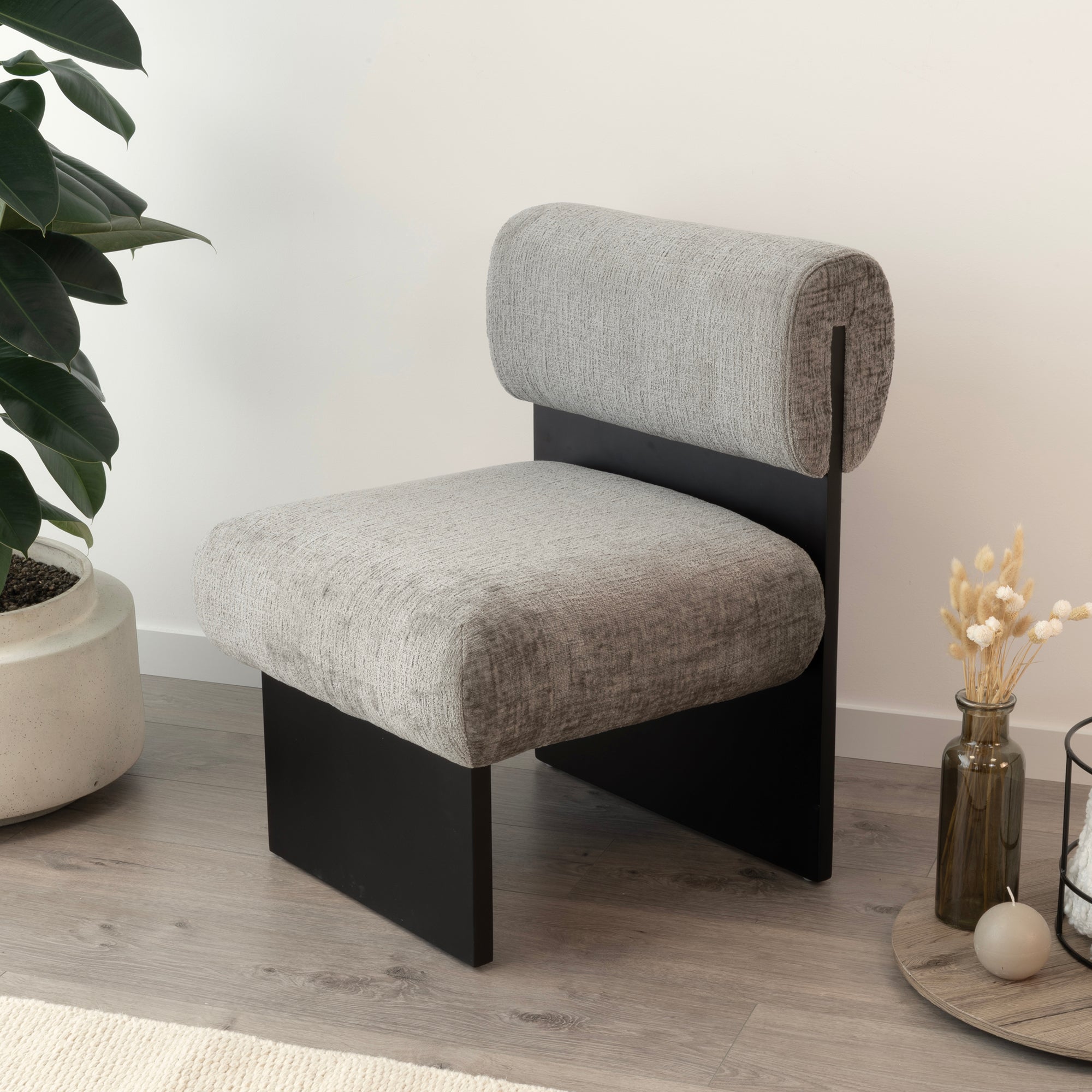 Leah - Sillón acolchado con espuma de alta densidad 40 kg/m³, estructura de madera de abedul, diseño escandinavo, 60x60x75 cm
