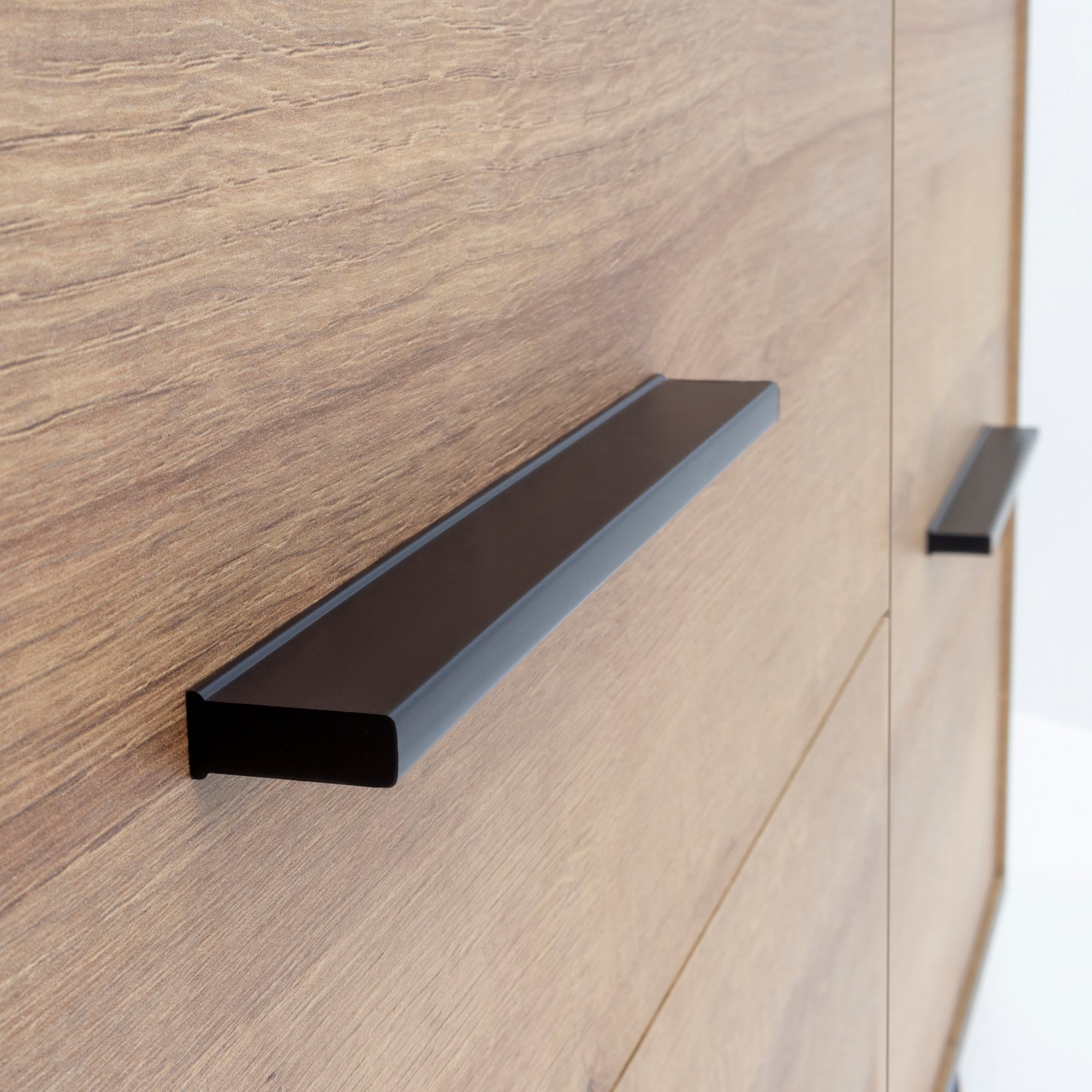 REIMS - Mueble TV en Roble o Nogal con Estructura Negra | RTV2D1S, RTV2D2S