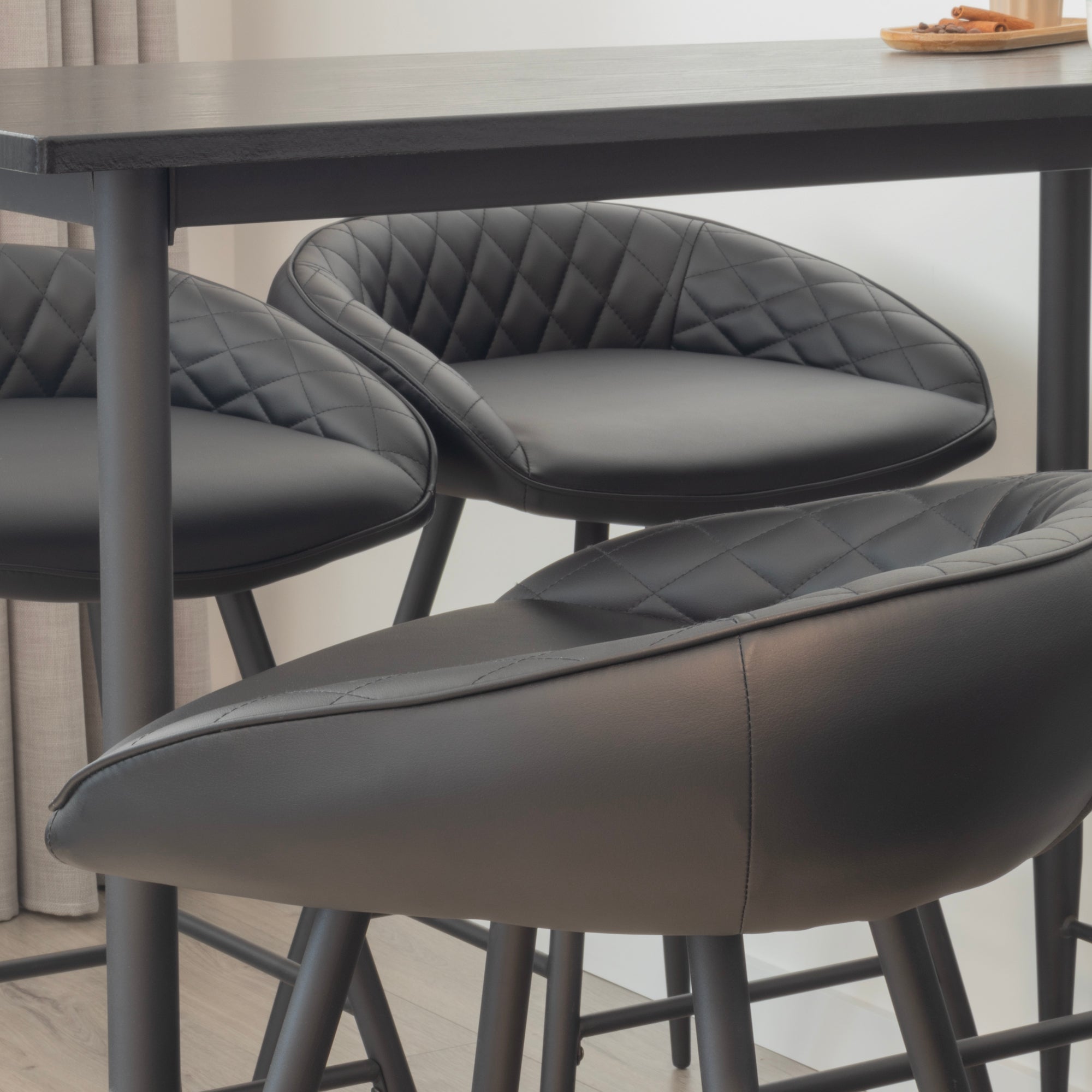 Set Tavolo Edward Pollok con 4 Sgabelli da Bar - Altezza 90 cm