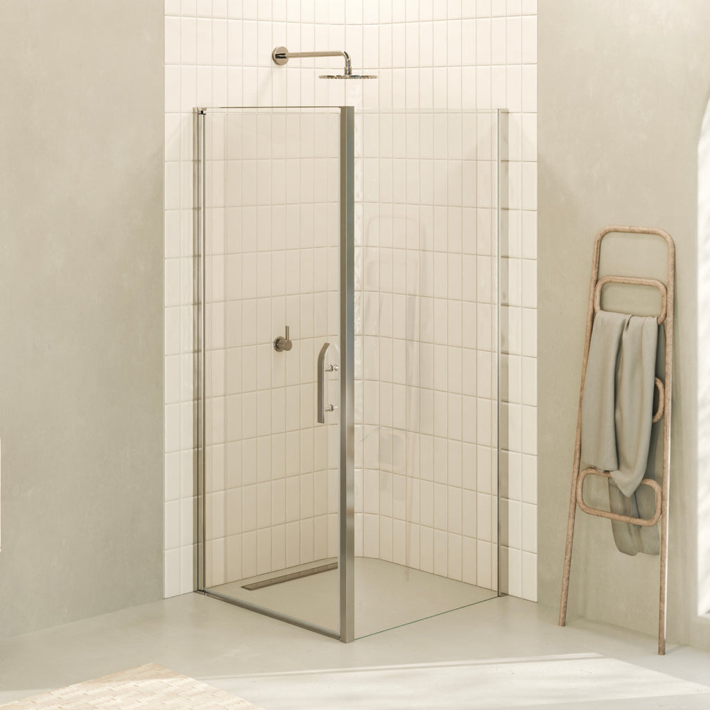 NICOLE - Cabina doccia con ingresso frontale e porte pieghevoli in vetro temperato da 8 mm