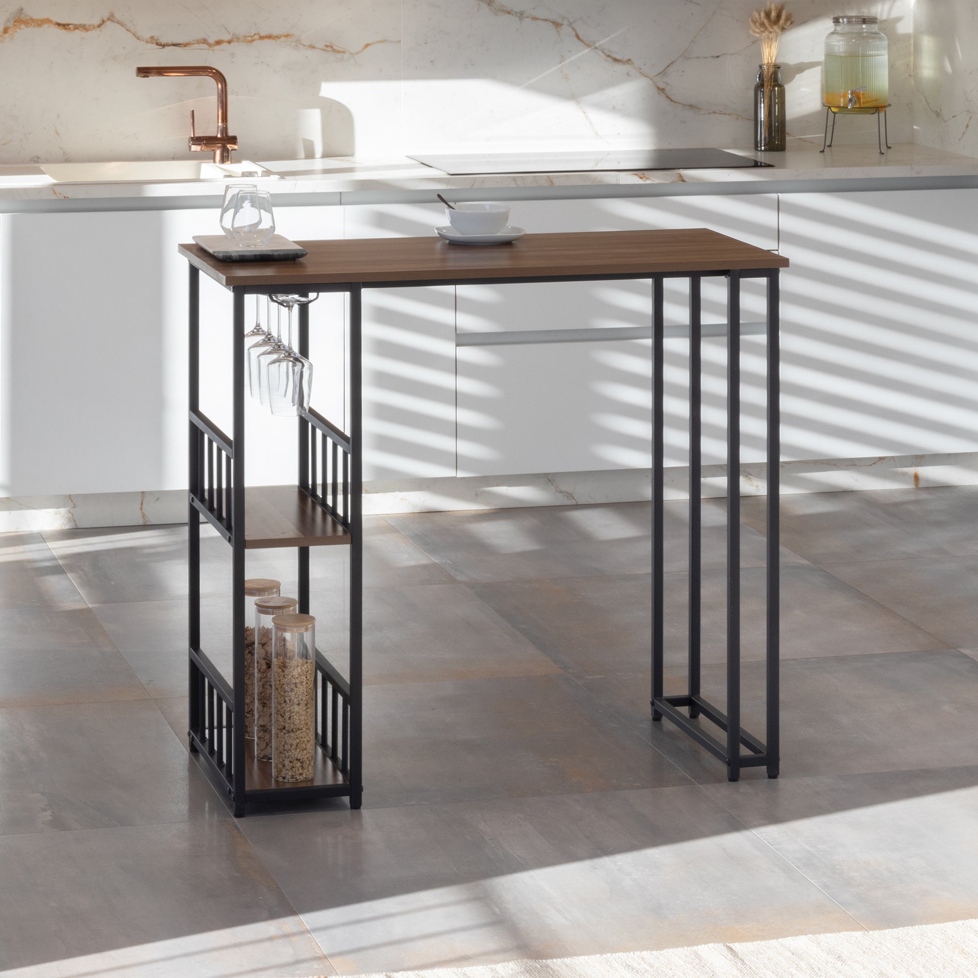GAVIN - Mesa de bar 110x50 cm, altura 105 cm, con 2 estantes y portacopas, estructura de acero, estilo industrial, negro
