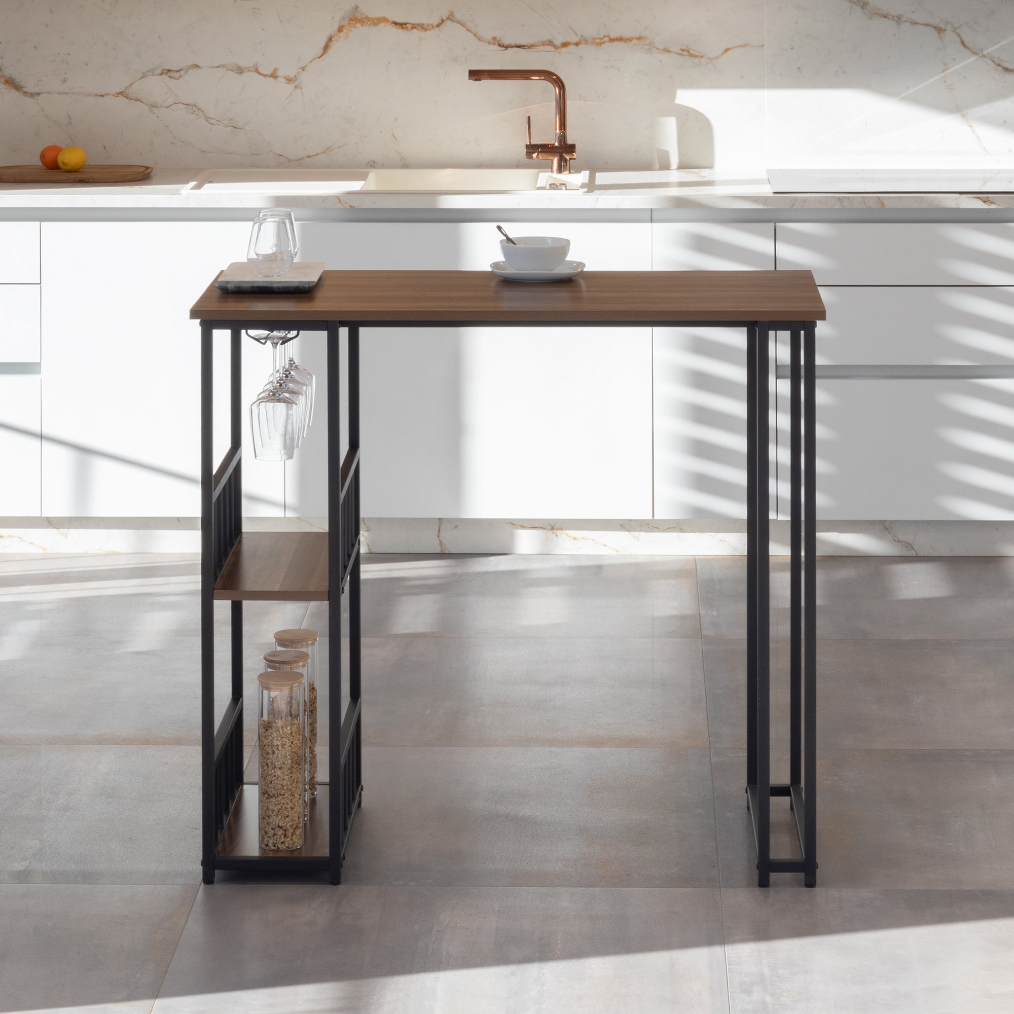 GAVIN - Mesa de bar 110x50 cm, altura 105 cm, con 2 estantes y portacopas, estructura de acero, estilo industrial, negro
