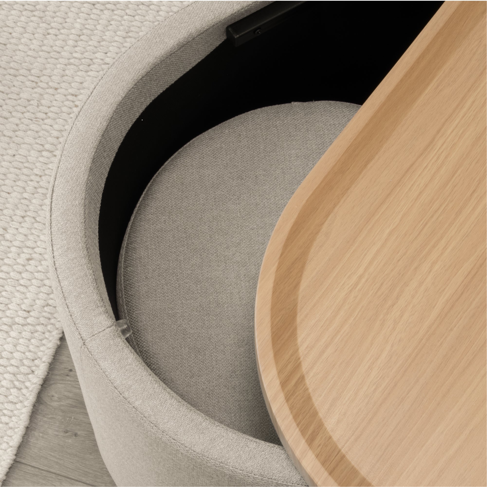 GIGLIO - Mesa de centro con 2 asientos encajables, tablero efecto roble y revestimiento en tejido beige (87x47x45 cm)