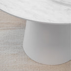 SYLVIA - Mesa de jantar com tampo em melamina efeito mármore e estrutura em MDF branco (Ø120 x 75 cm)