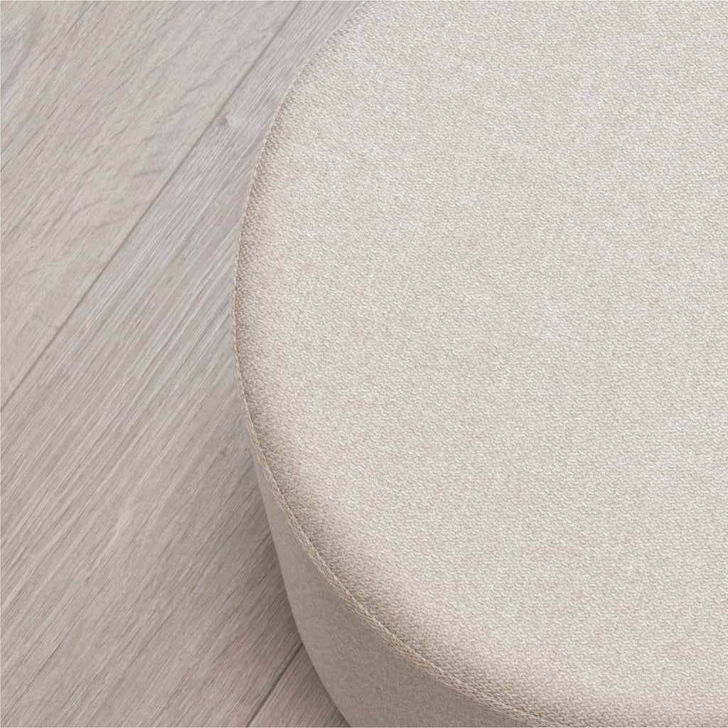 GIGLIO - Mesa de centro con 2 asientos encajables, tablero efecto roble y revestimiento en tejido beige (87x47x45 cm)
