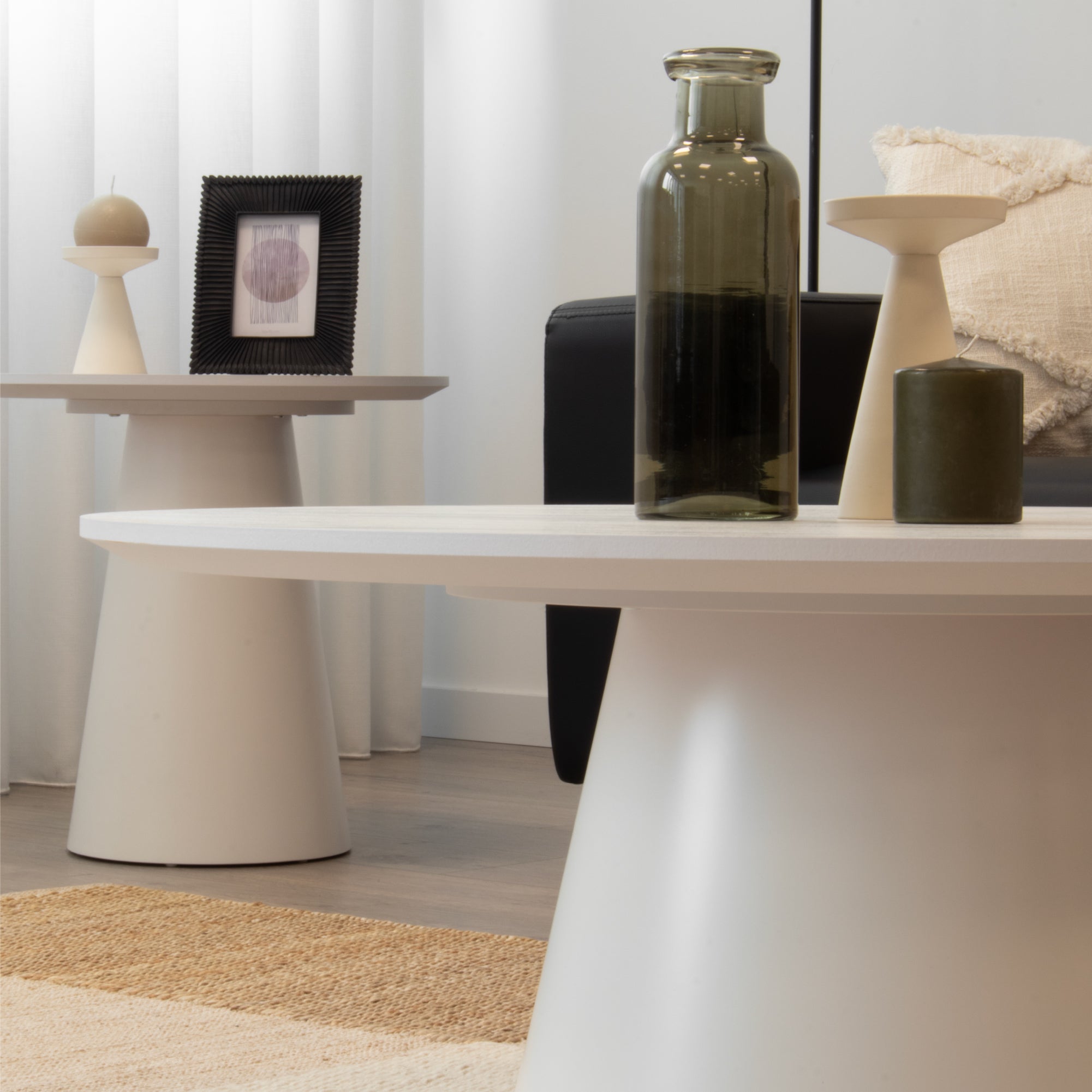 SYLVIA - Mesa de centro con tablero de melamina de 25 mm con efecto mármol y estructura de MDF blanca (Ø 90 x 40 cm)
