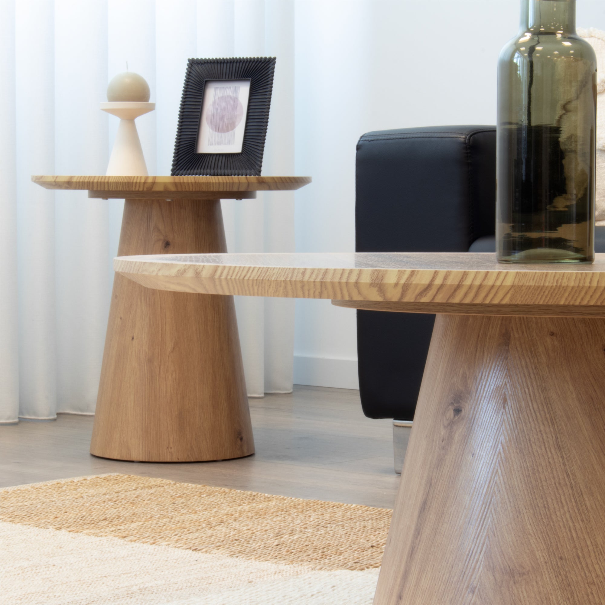 SYLVIA - Mesa de centro con tablero de melamina de 25 mm y estructura de MDF con efecto madera (Ø 90 x 40 cm)
