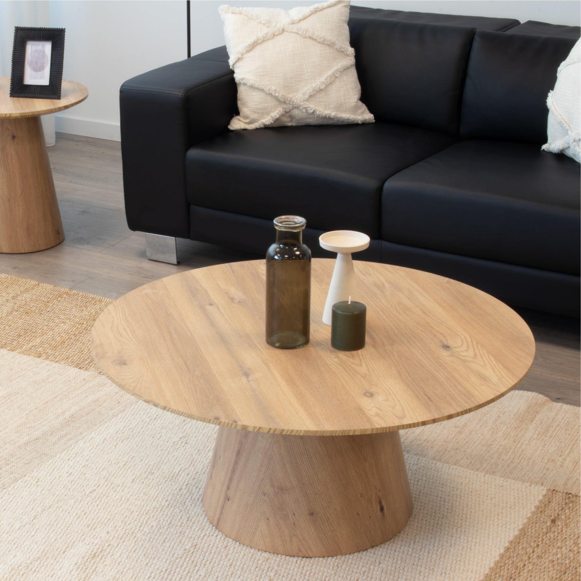 SYLVIA - Mesa de centro con tablero de melamina de 25 mm y estructura de MDF con efecto madera (Ø 90 x 40 cm)