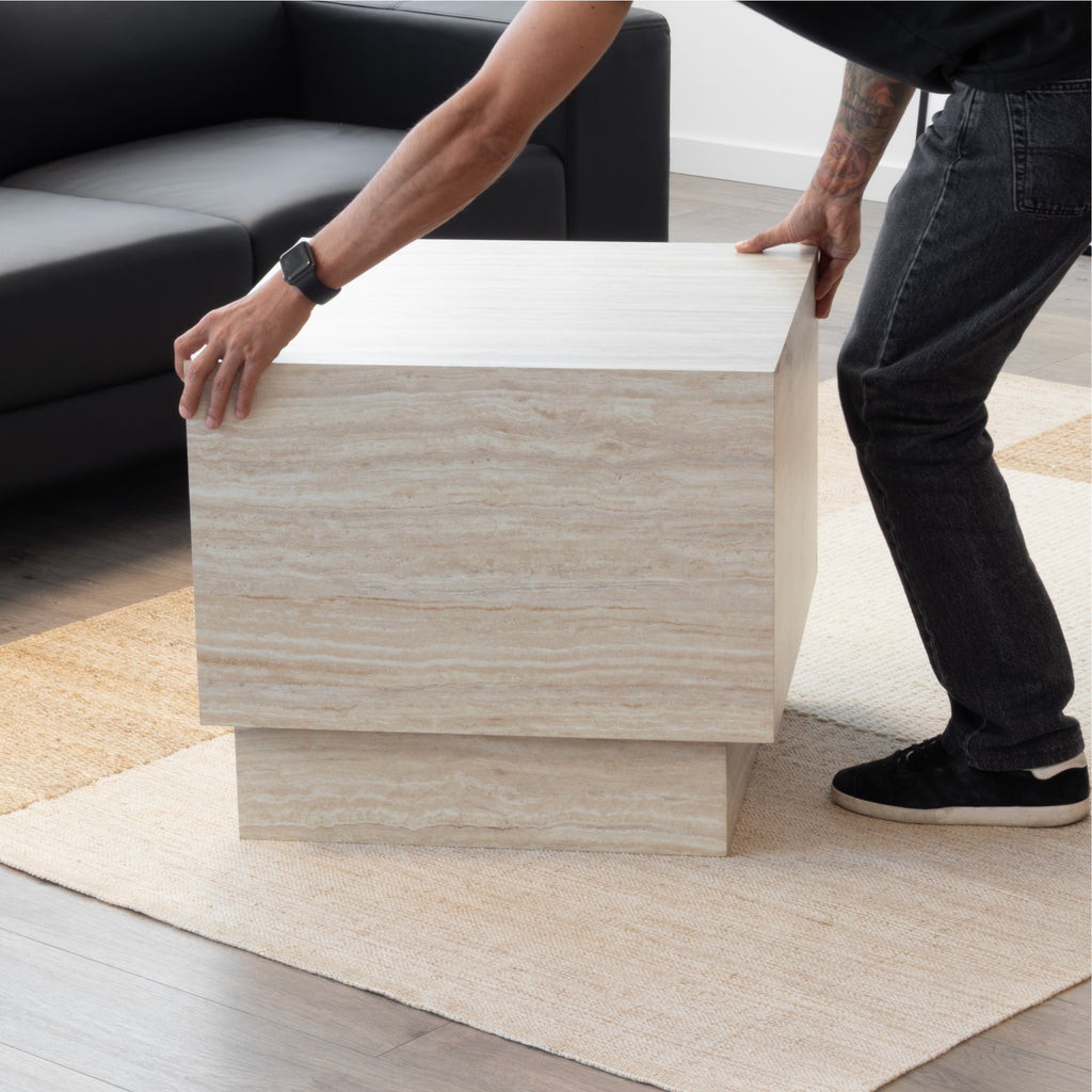 TANEDA - Conjunto de 2 mesas de centro quadradas em MDF com acabamento efeito pedra bege claro - 60 e 51 cm