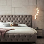 AMOUR – Cama estofada branca ou cinzenta com cabeceira acolchoada, com ou sem cristais