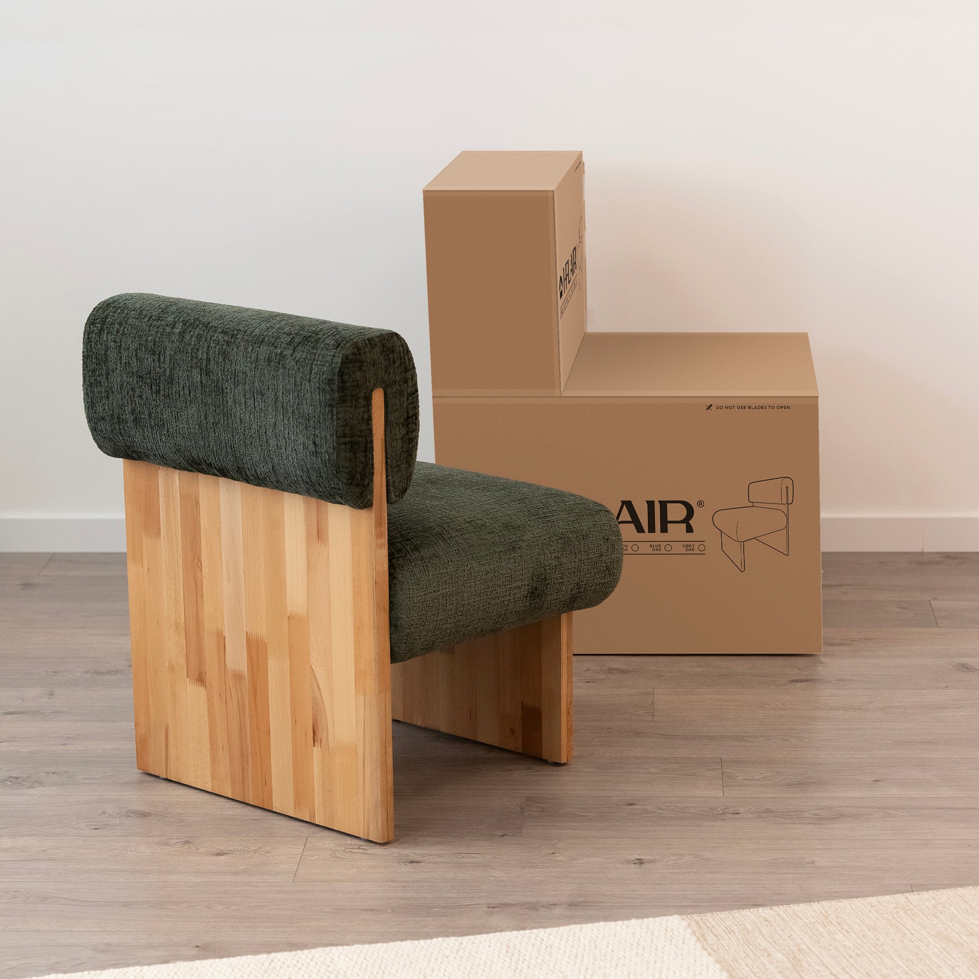 Leah – Cadeirão Acolchoado com Espuma de Alta Densidade 40 kg/m³, Estrutura em Madeira de Bétula, Design Escandinavo, 60x60x75 cm
