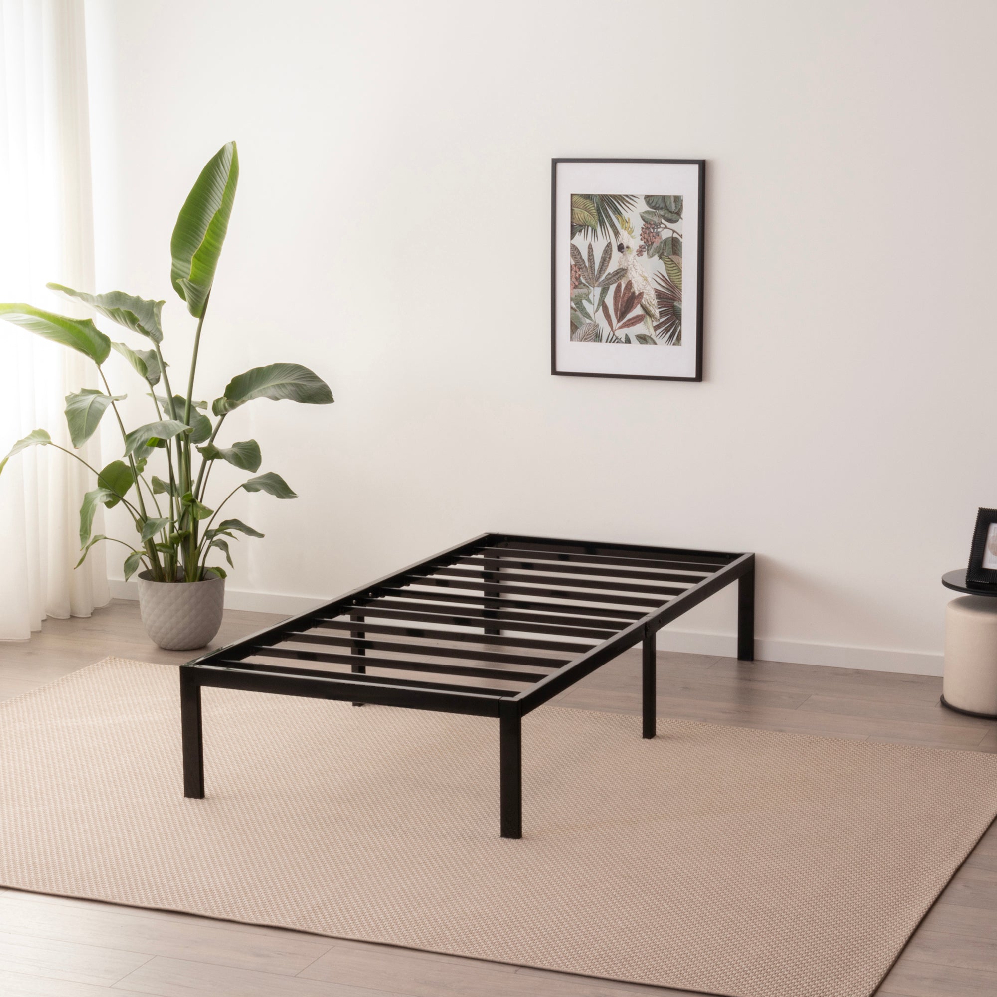 SAPPHO - Letto piattaforma metallico con spazio contenitivo di 31 cm - Nero o Bianco