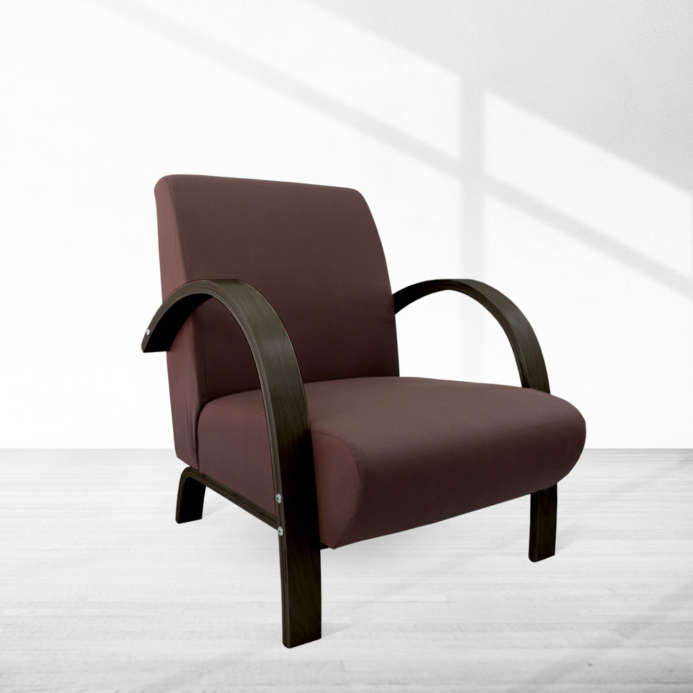 Sillón en tejido o poliéster con estructura de madera