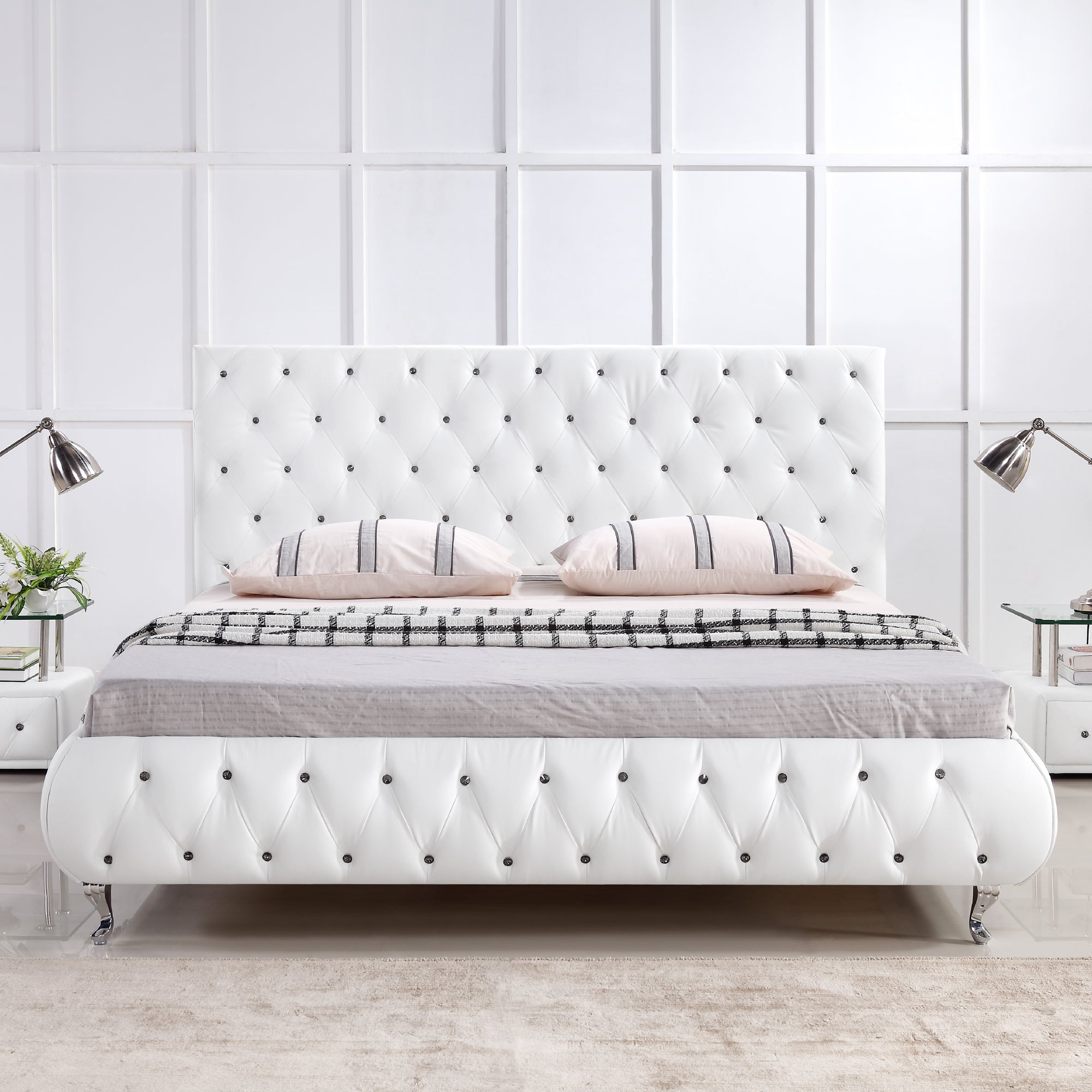 AMOUR – Cama estofada branca ou cinzenta com cabeceira acolchoada, com ou sem cristais
