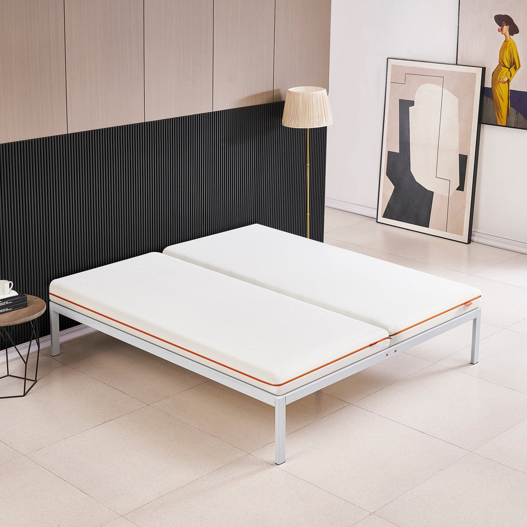 iBase - Letto con struttura metallica e spazio contenitivo di 30 cm in nero e bianco