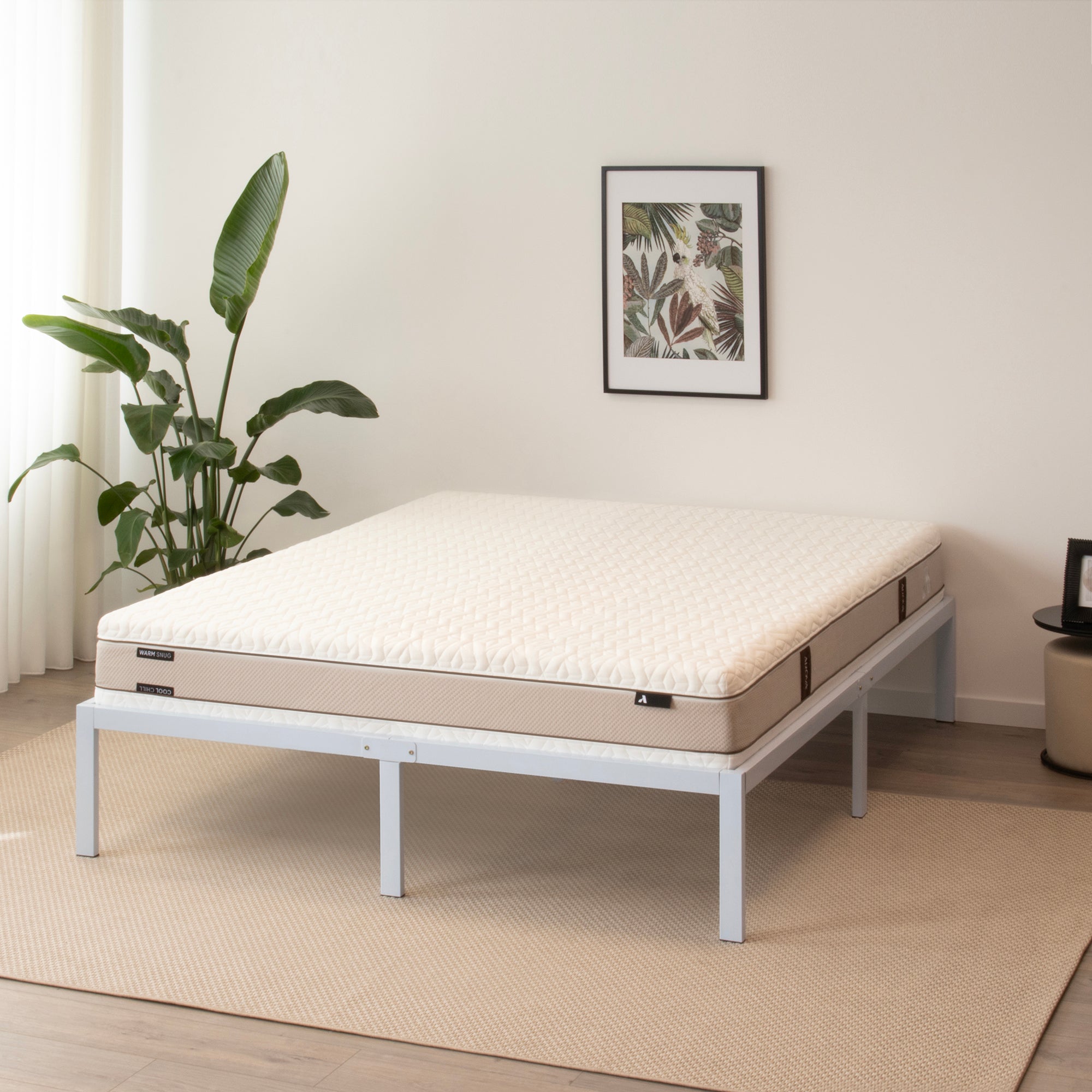 SAPPHO - Letto piattaforma metallico con spazio contenitivo di 31 cm - Nero o Bianco