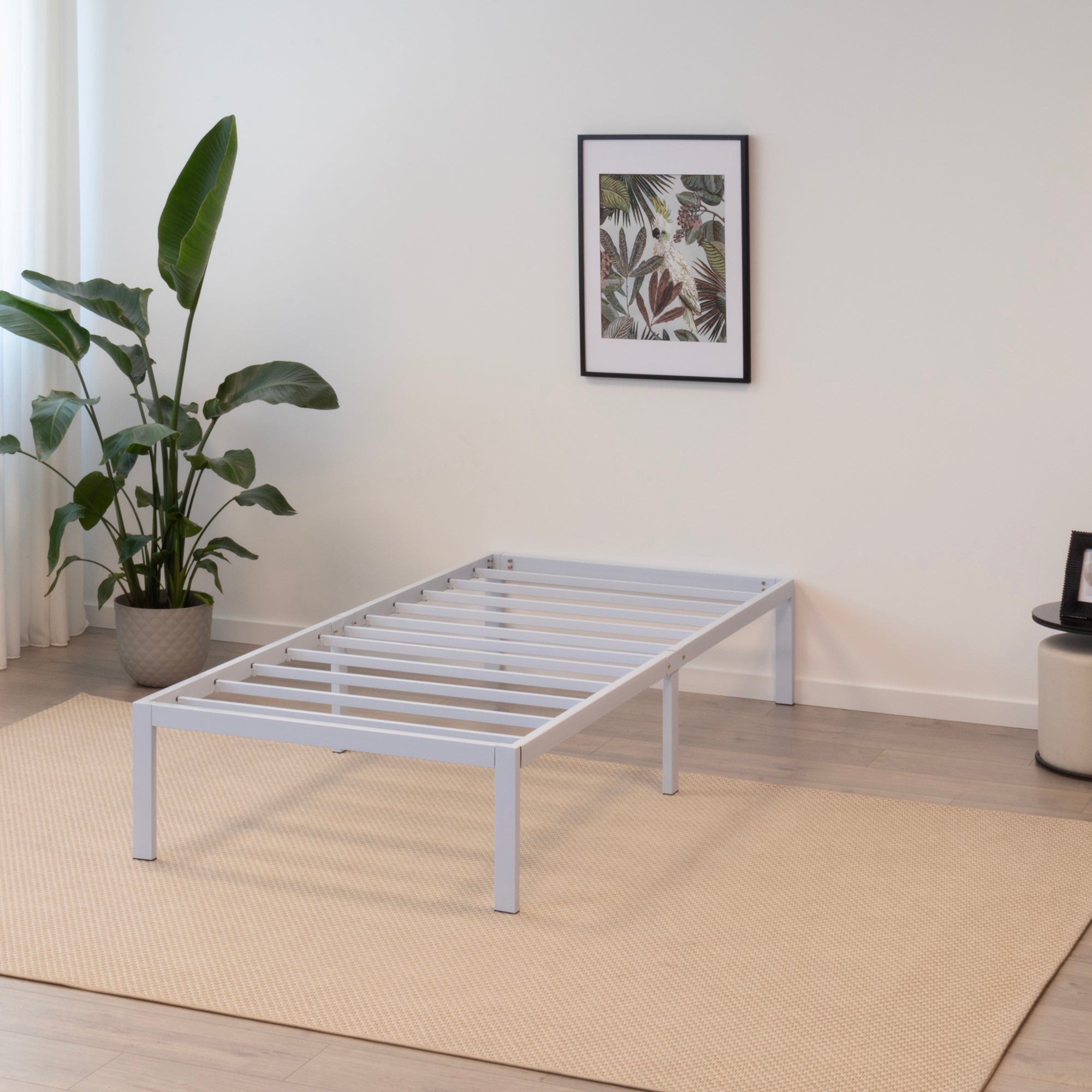 SAPPHO - Letto piattaforma metallico con spazio contenitivo di 31 cm - Nero o Bianco