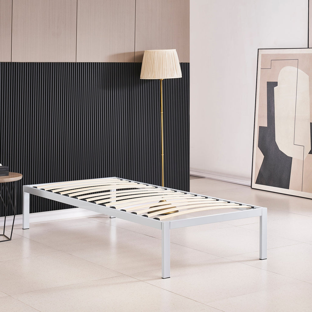 iBase - Letto con struttura metallica e spazio contenitivo di 30 cm in nero e bianco